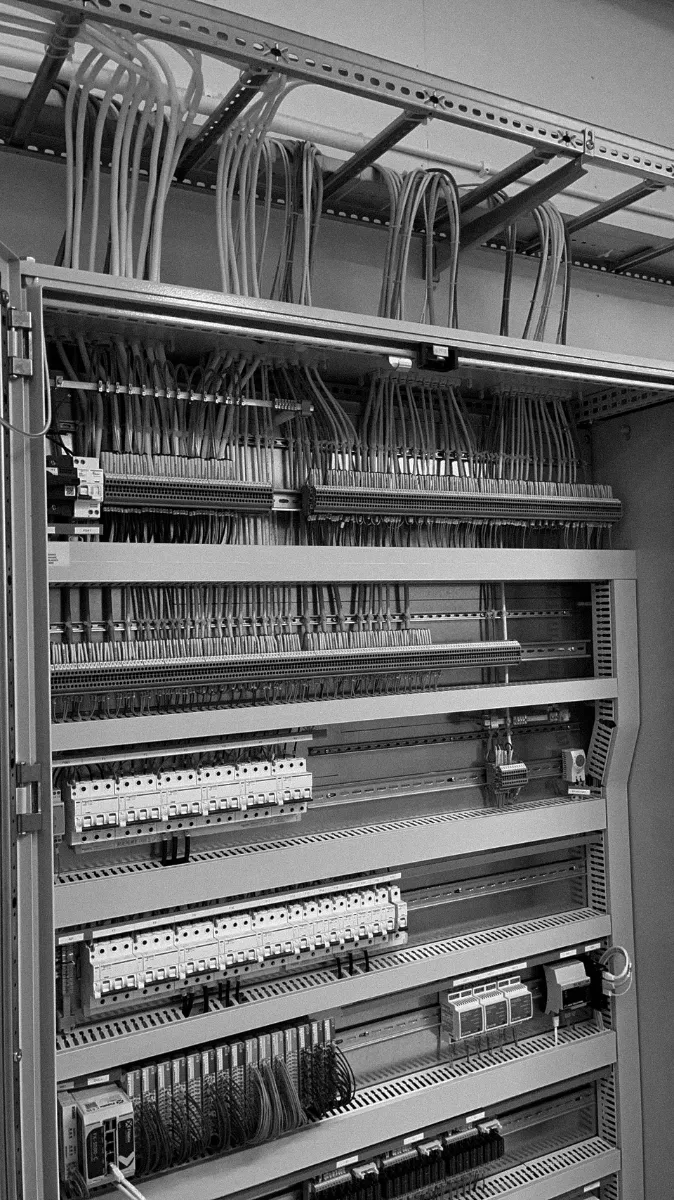 Moderna el-installationer och styrsystem