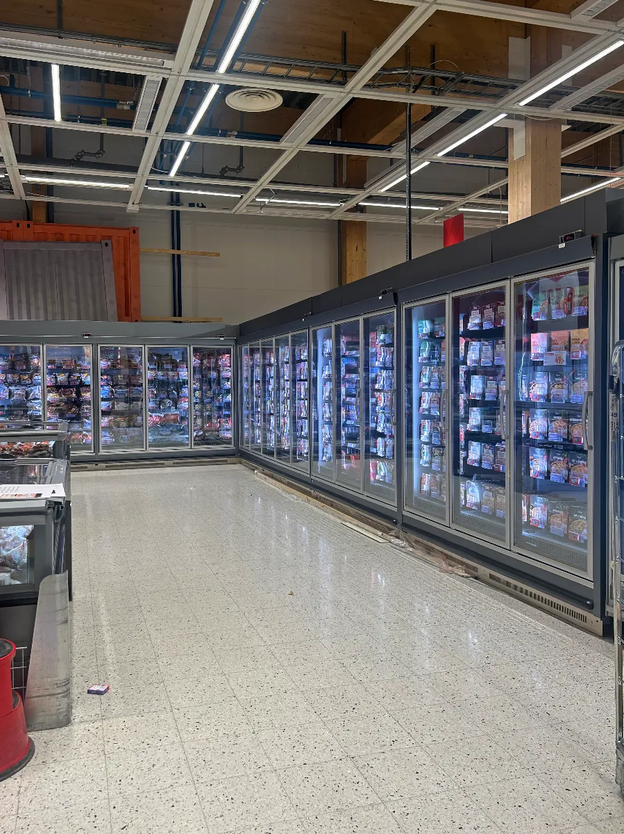 ICA Maxi Gnista Uppsala foliering av kyl- och frysdiskar